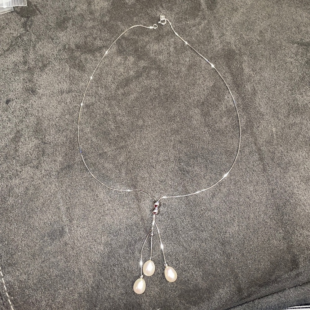 Gorgeous pearl dropping necklace 😍